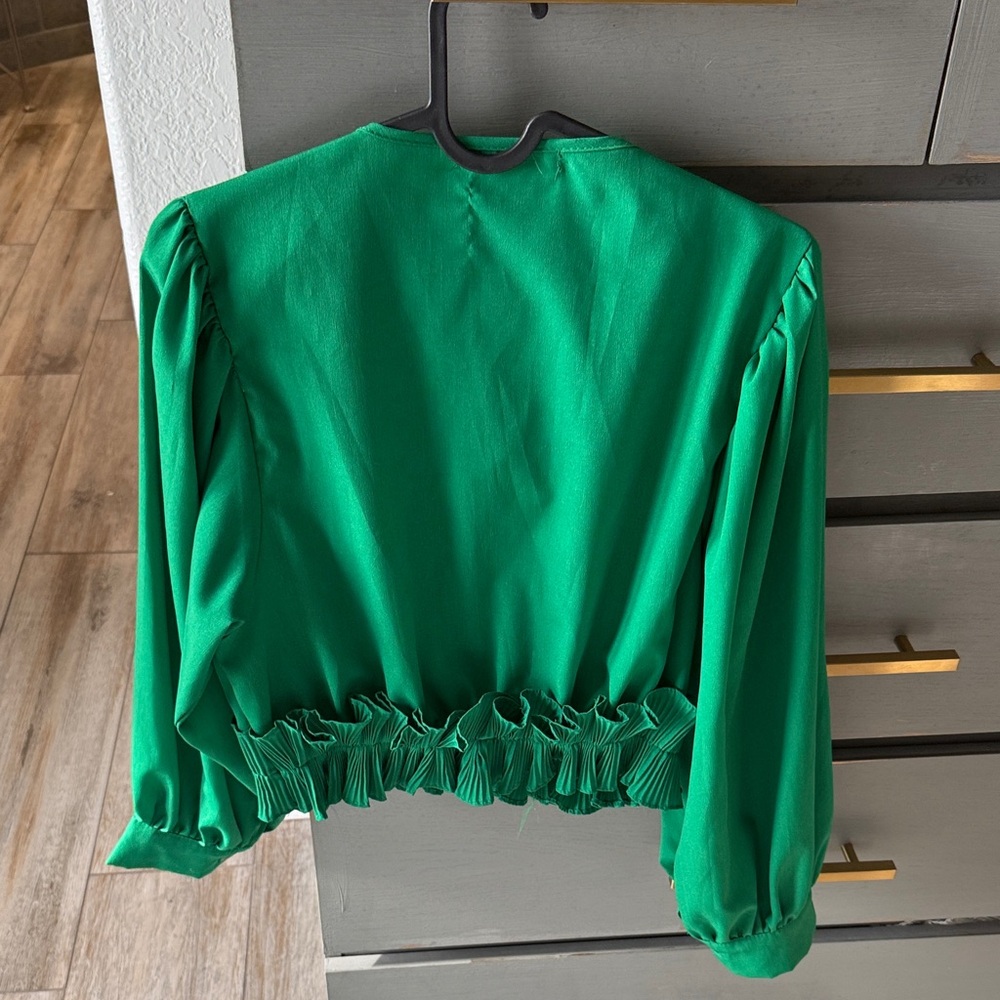 Vibrant Green Ruffled Blouse - Picture 3 of 6